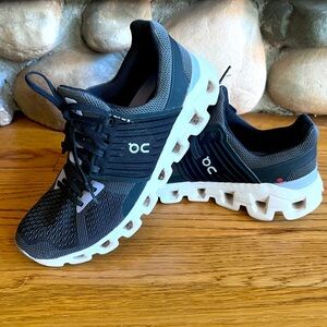 On Cloud Running Women’s Athletic Shoes
